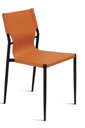 4 chaises en similicuir coloré et piètement en métal peint - Comédie Bon Marché
